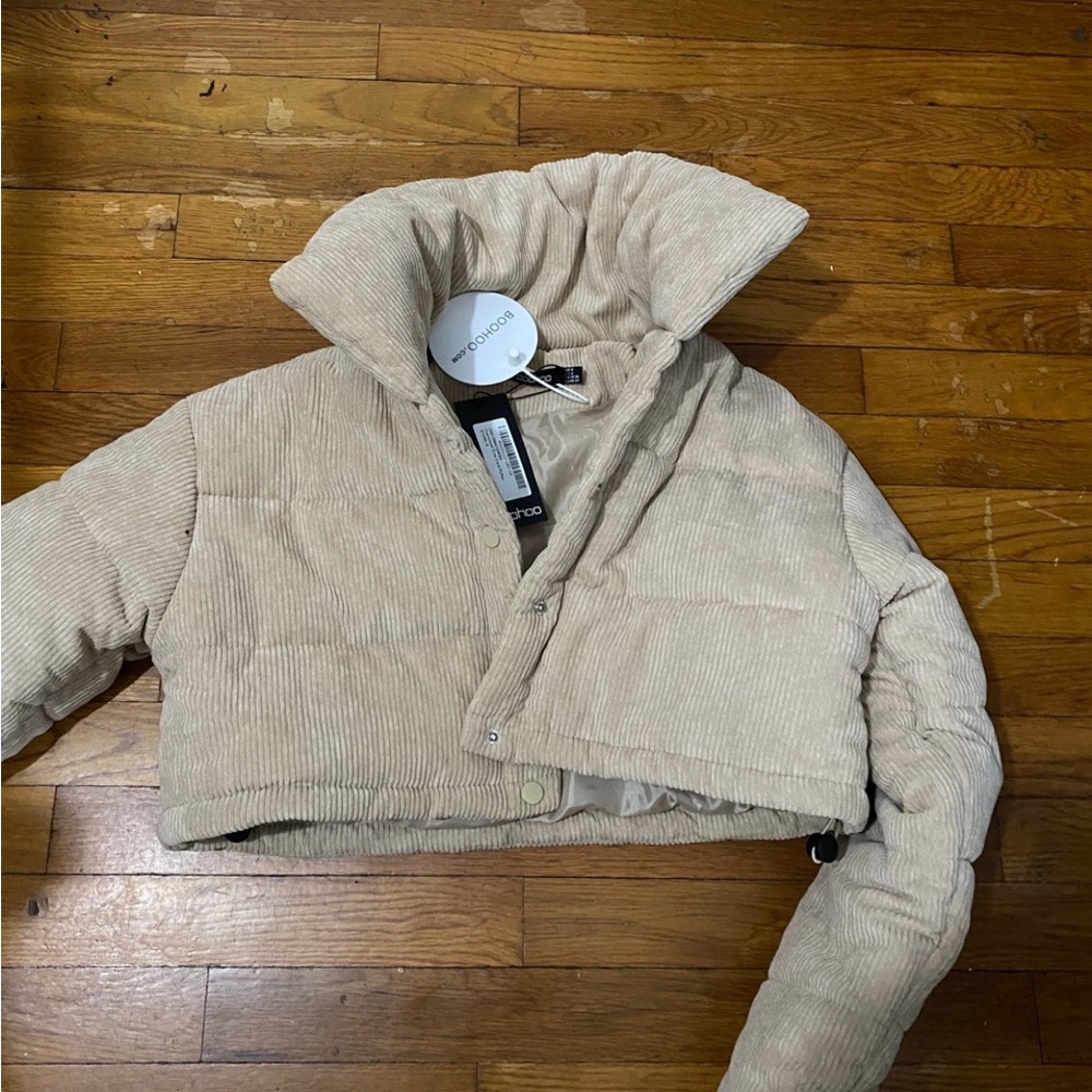 Boohoo cropped puffer size small
